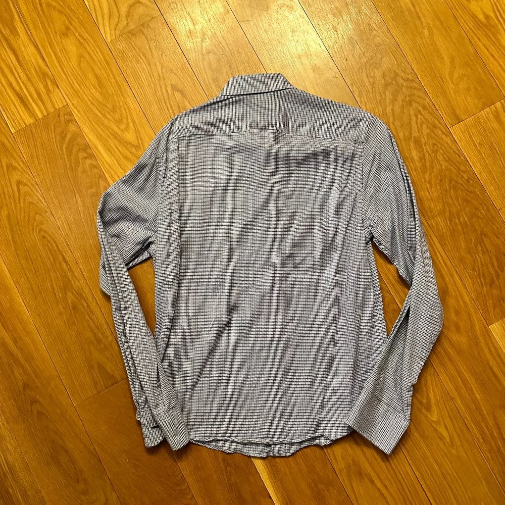 UNTUCKit button down worn 1 time - Picture 3 of 6